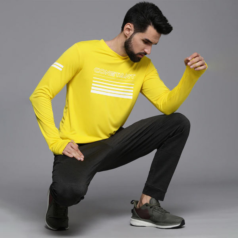 Men Yellow Typography Printed Slim Fit Thumbhole T-shirt